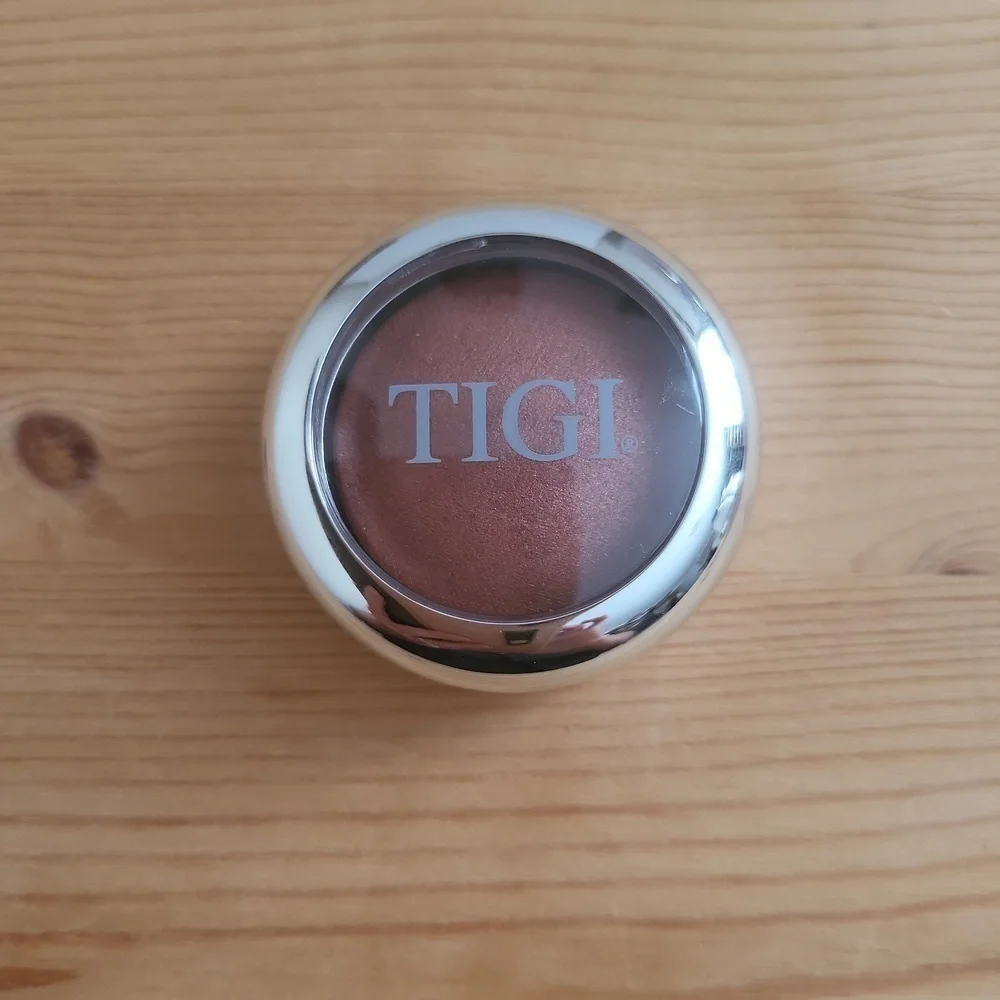 TIGI Haute Glow Blush Baked Blush New in Box